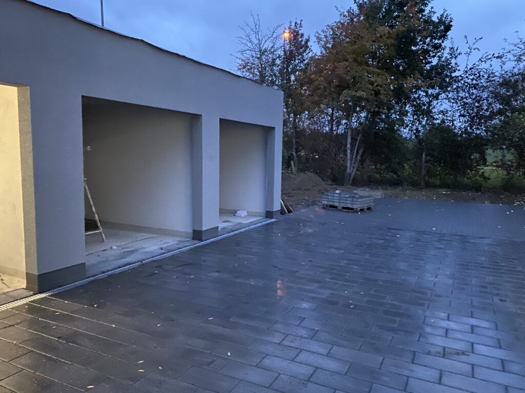 Neubau Außenanlage für ein Mietgebäude in Koblenz