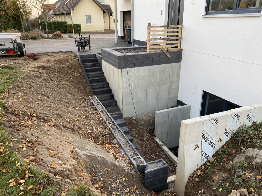 Neubau Außenanlage für ein Einfamilienhaus in Nörtershausen